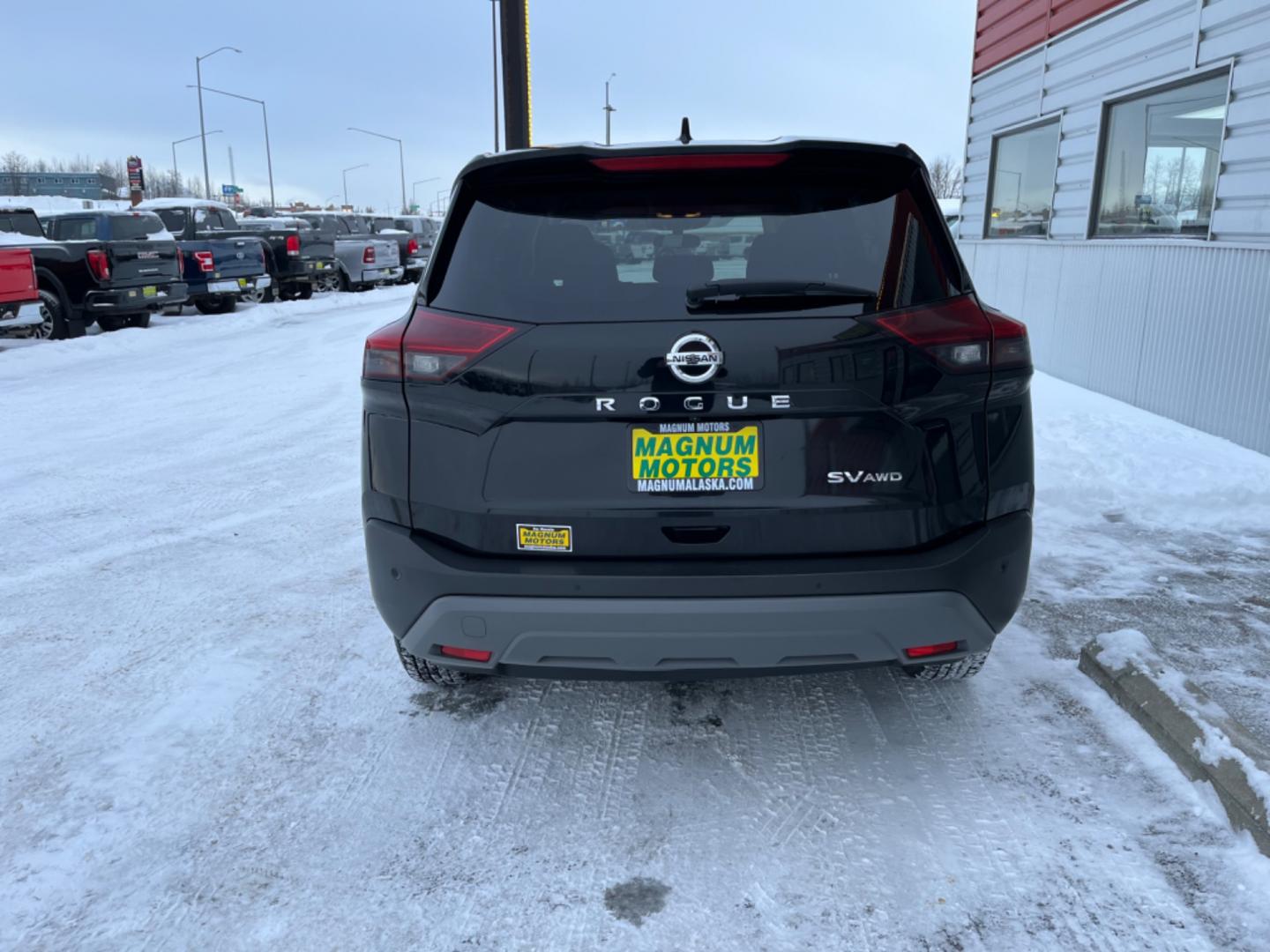 2021 BLACK /Black NISSAN ROGUE SV (5N1AT3BBXMC) with an 2.5L engine, Continuously Variable transmission, located at 1960 Industrial Drive, Wasilla, 99654, (907) 274-2277, 61.573475, -149.400146 - Photo#3